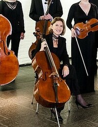 Frau Gebauer mit Cello